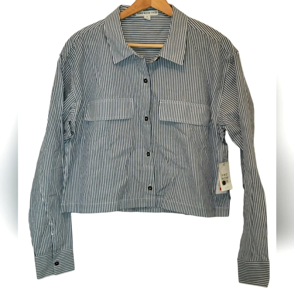 NWT And Now This Navy White Striped Cropped ButtonUp Size M - Picture 1 of 5